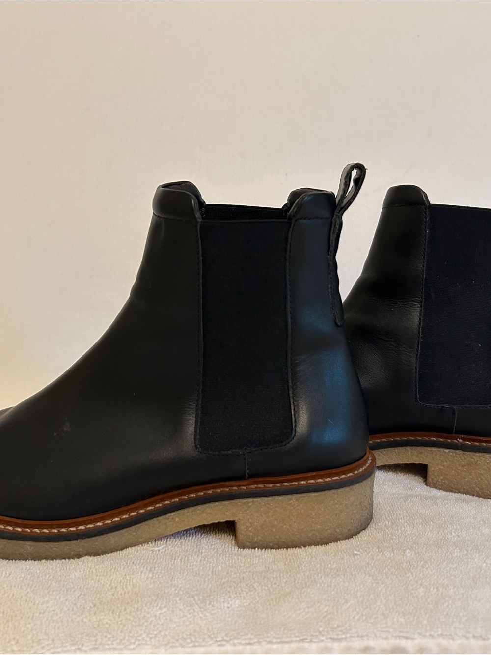 Everlane Black Leather Chelsea Booties with Crepe Sole